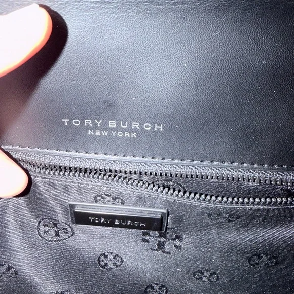 Tory Burch Willa Quilted Shoulder Bag in matte black, silver and black hardware - Picture 9 of 10